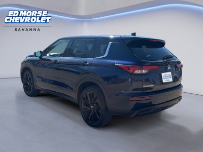 2023 Mitsubishi Outlander SE